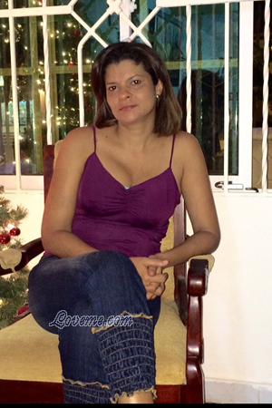 152747 - Yenis Edad: 51 - Colombia
