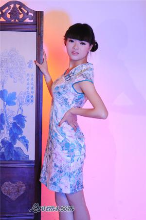 157878 - Zhi Edad: 30 - China