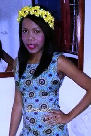 177106 - Claudia Edad: 35 - Colombia