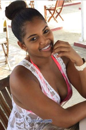 182220 - Yanelis Edad: 31 - Colombia