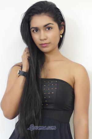 182957 - Yannine Edad: 29 - Colombia