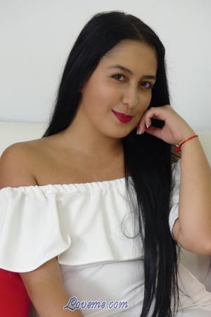 182974 - Angie Daniela Edad: 29 - Colombia