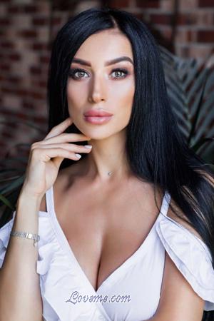 184113 - Karina Edad: 35 - Ucrania