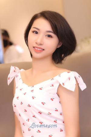 188081 - Yaping (Lilya) Edad: 32 - China