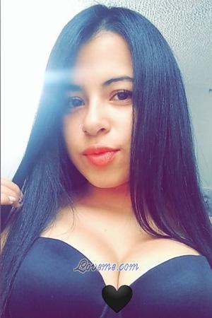 194494 - Laura Edad: 26 - Colombia