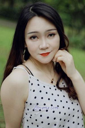 202872 - Caiyun Edad: 38 - China