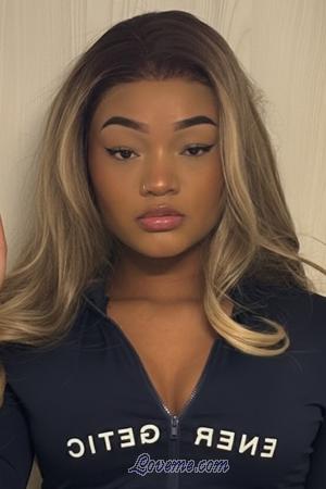 205910 - Geraldine Edad: 26 - Colombia