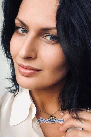 207397 - Yaroslava Edad: 33 - Polonia