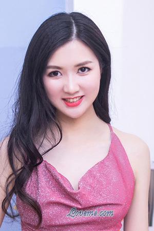 215176 - Xenia Edad: 27 - China