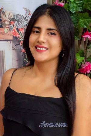 215267 - Karina Edad: 32 - Per&uacute;