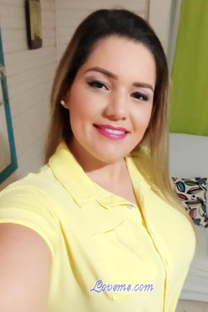 215404 - Yesenia Edad: 43 - Costa Rica