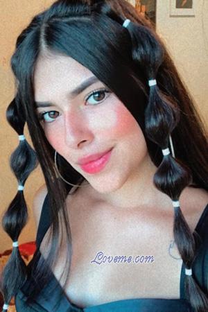 215727 - Brisneidy Edad: 19 - Colombia