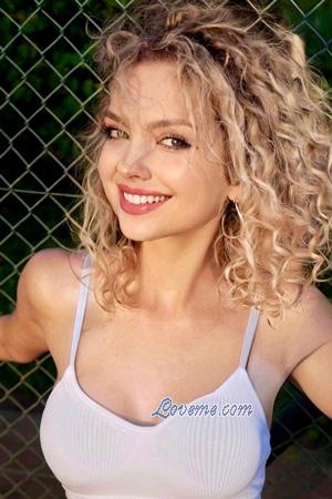 221360 - Ksenya Edad: 22 - Ucrania