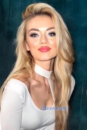 221946 - Anna Edad: 37 - Ucrania