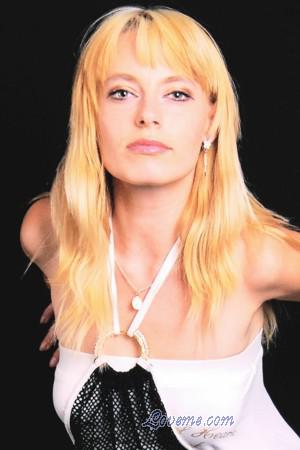 98328 - Natalia Edad: 22 - Ucrania
